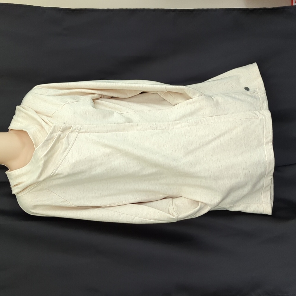 Cream Long Sleeve HoodieThe North Face Wrap-Ture Jacket - Women s evo Large